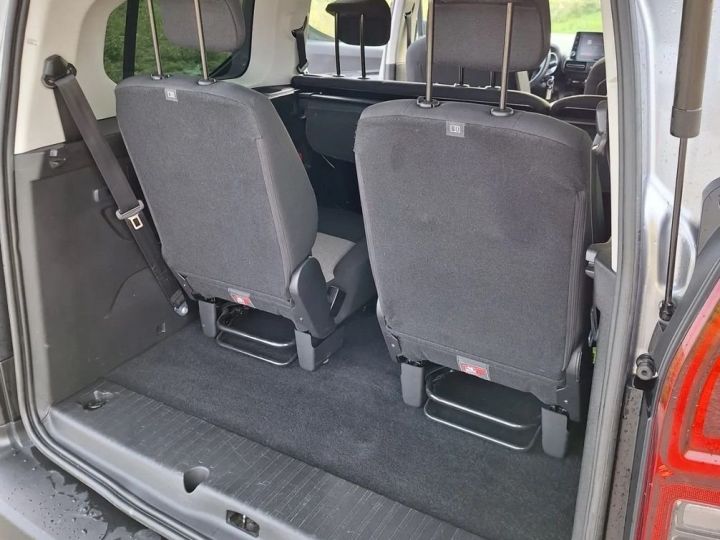 Utilitaire léger Citroen Berlingo Autre XL 1.5 BlueHDi 130 Feel Pack EAT 7PL Gris Clair - 4