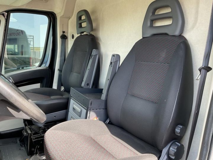 Utilitaire léger Citroen Jumper Autre 35 L2H2 2.0 BlueHDi 130 S&S Business - 13 250 HT NOIR - 8