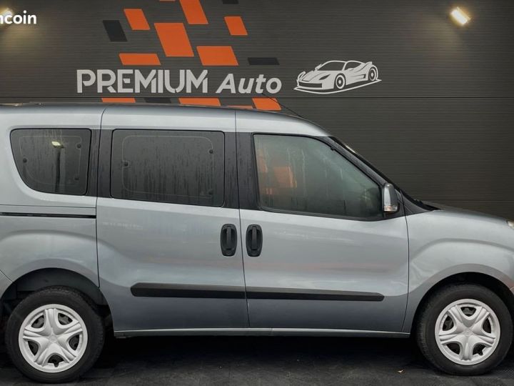 Utilitaire léger Fiat Doblo Autre 1.6 D Multijet 105 Cv Confort 7 places Climatisation Automatique Portes Coulissantes Ct Ok 2026 Gris - 3