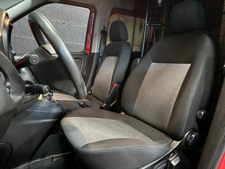 Utilitaire léger Fiat Doblo Autre 1.6l multijet 120 ch Galerie 2 places Rouge Foncé Métallisé - 12