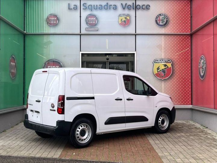 Utilitaire léger Fiat Doblo Autre Fg M 800kg Electrique 136ch Batterie 50 kWh Cabine Moduwork 3 places Pro Lounge Connect Blanc Icy - 7