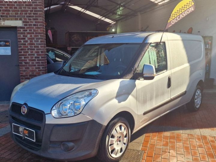 Utilitaire léger Fiat Doblo Autre MAXI 1.3 Multijet 90ch Gris - 3