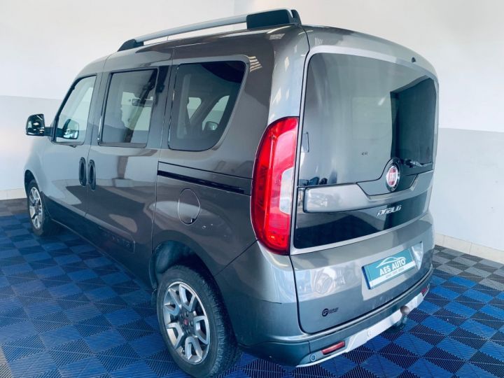 Utilitaire léger Fiat Doblo Autre MY17 1.6 Multijet 120 ch S/S Trekking Gris - 2