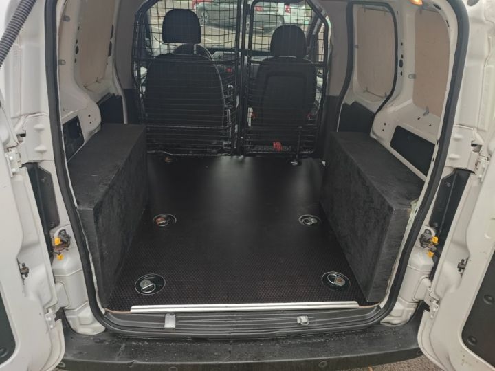 Utilitaire léger Fiat Fiorino Autre 1.4 i.e. 77ch Pack Pro Nav Blanc - 11