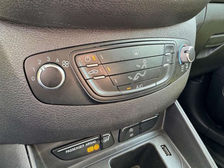 Utilitaire léger Ford Tourneo Autre 1.5 TDCI UTILITAIRE Navigation Garantie - Blanc - 9