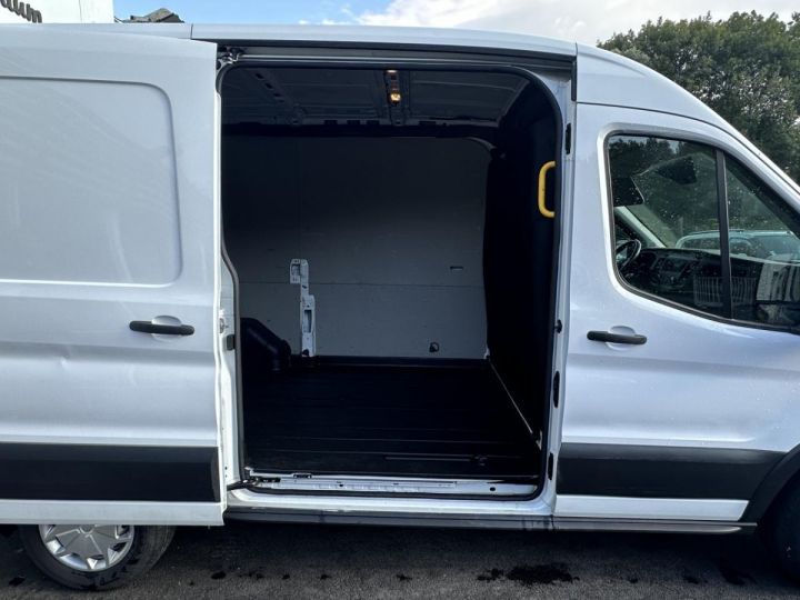 Utilitaire léger Ford Transit Autre 310 L2H2 2.0 EcoBlue - 105 S&S Traction 2019 FOURGON Trend Business Clim + Radar AR BLANC - 26