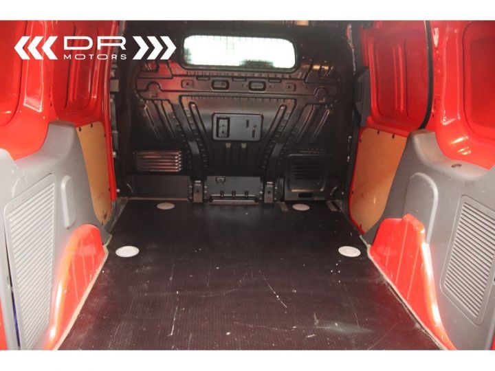 Utilitaire léger Ford Transit Autre Connect 1.5TDCi Aut. SWB LICHTE VRACHT - NAVI Rouge - 42