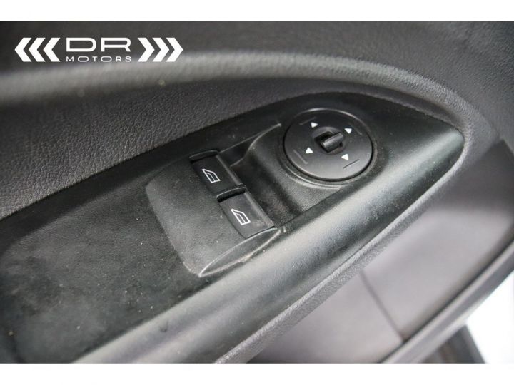 Utilitaire léger Ford Transit Autre Connect 1.5TDCi SWB T200 LICHTE VRACHT - BLUETOOTH- PDC CRUISE CONTROL Blanc - 36