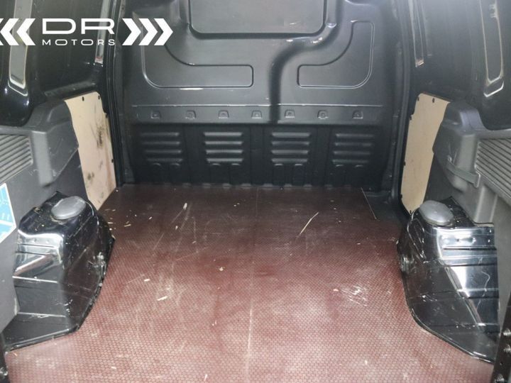 Utilitaire léger Ford Transit Autre Courier 1.5TDCi TREND LICHTE VRACHT - RADIO CONNECT DAB Noir - 36