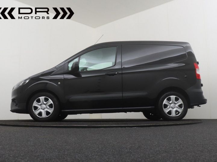 Utilitaire léger Ford Transit Autre Courier 1.5TDCi TREND LICHTE VRACHT - RADIO CONNECT DAB Noir - 9