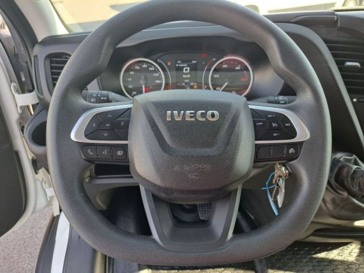 Utilitaire léger Iveco Daily Autre 35C16 CAISSE HAYON 35000E HT Blanc - 22