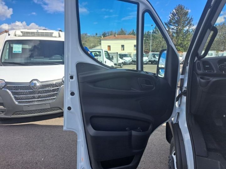 Utilitaire léger Iveco Daily Autre 35C16 CAISSE HAYON 56500E HT Blanc - 25