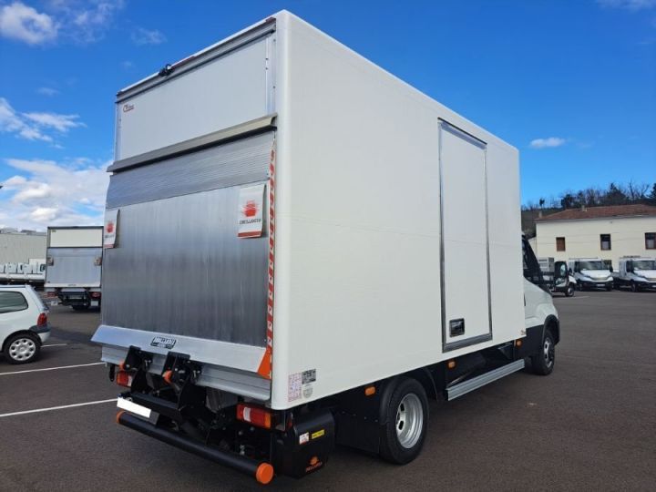 Utilitaire léger Iveco Daily Autre 35C16 CAISSE HAYON 56500E HT Blanc - 2