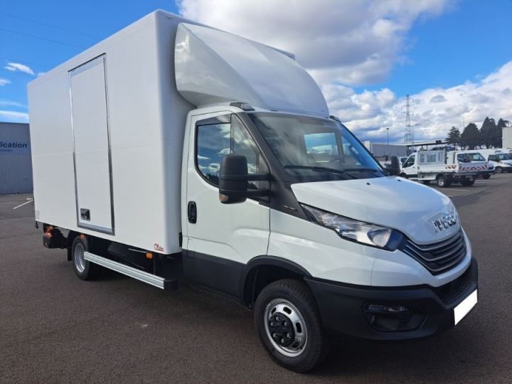 Utilitaire léger Iveco Daily Autre 35C16 CAISSE LEGERE HAYON Blanc - 1