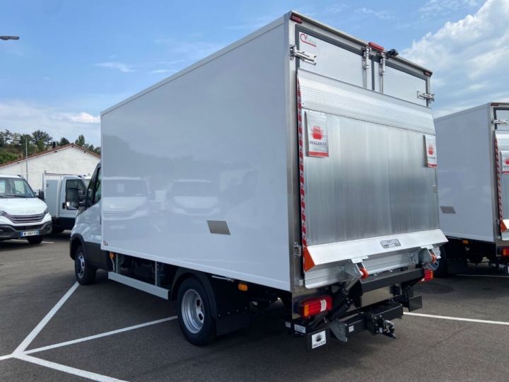 Utilitaire léger Iveco Daily Autre 35C18 A8 CAISSE HAYON FRIGO 68000E HT Blanc - 2