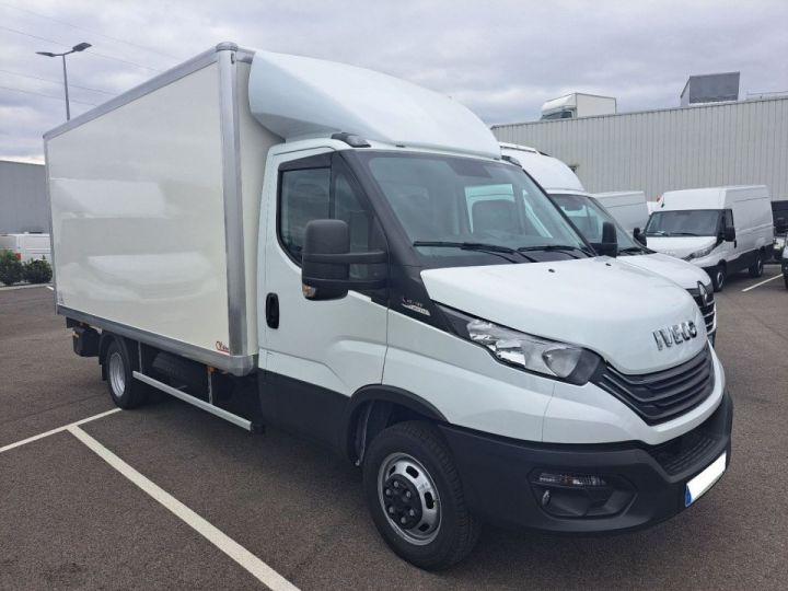 Utilitaire léger Iveco Daily Autre 35C18 A8 CAISSE HAYON MOINS DE 3M 58700E HT Blanc - 1