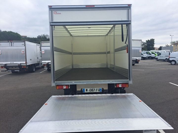 Utilitaire léger Iveco Daily Autre 35C18 A8 CAISSE HAYON MOINS DE 3M 59300E HT Blanc - 6