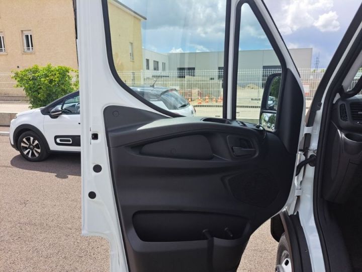 Utilitaire léger Iveco Daily Autre 35C18 CAISSE FRIGO 62000E HT Blanc - 27