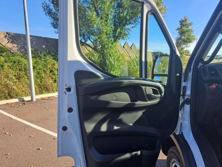 Utilitaire léger Iveco Daily Autre 35C18 CAISSE PRIMEUR HAYON Blanc - 25