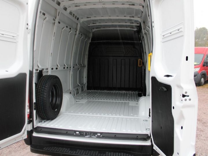 Utilitaire léger Iveco Daily Autre 35S 14 V12 OP CHAMPION 140 CV GPS 3D CAMÉRA RÉGULATEUR FULL LED TVA=36585 E HT Blanc Utilitaire - 5