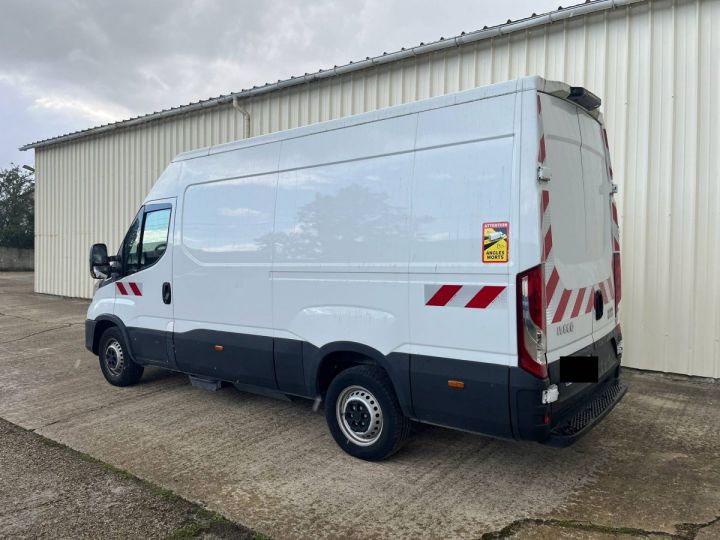 Utilitaire léger Iveco Daily Autre 35s Fg 35-S14 3.0i Hi-Matic GNC BLANC - 2