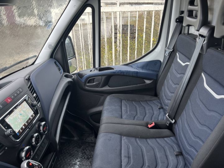 Utilitaire léger Iveco Daily Autre 35s Fg 35-S14 3.0i Hi-Matic GNC BLANC - 4