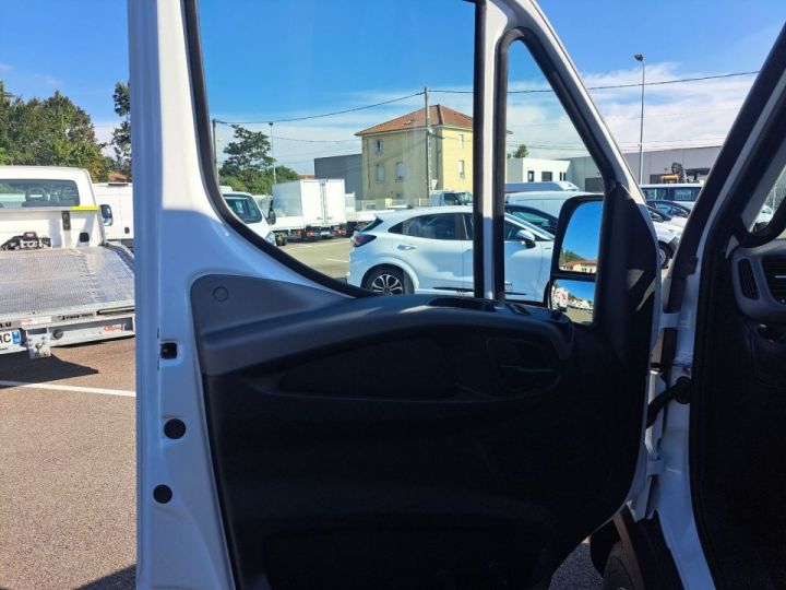 Utilitaire léger Iveco Daily Autre 35S18 A8 CAISSE HAYON 52000E HT Blanc - 26