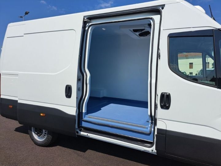 Utilitaire léger Iveco Daily Autre 35S18 A8 FRIGO L3 53900E HT Blanc - 3