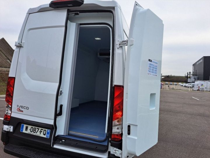 Utilitaire léger Iveco Daily Autre 35S18 A8 L3 FRIGO 58900E HT Blanc - 37