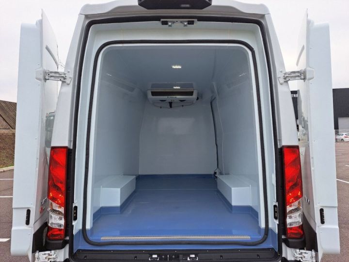 Utilitaire léger Iveco Daily Autre 35S18 A8 L3 FRIGO 58900E HT Blanc - 4