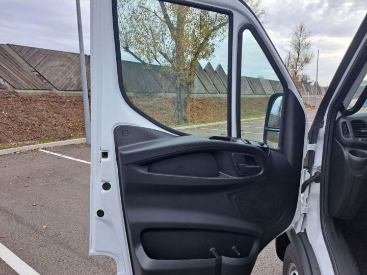 Utilitaire léger Iveco Daily Autre FOURGON 35C18 A8 L5 Blanc - 24