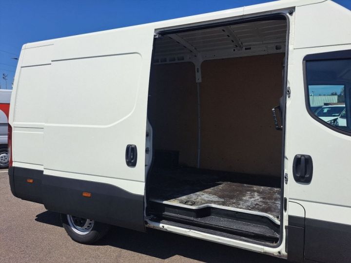 Utilitaire léger Iveco Daily Autre FOURGON 35S14 L3 24900E HT Blanc - 18