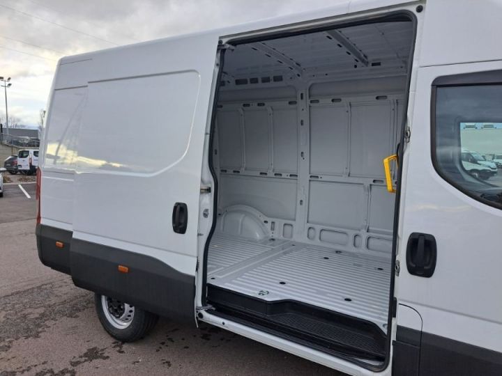 Utilitaire léger Iveco Daily Autre FOURGON 35S18 A8 L3 41000E HT Blanc - 4