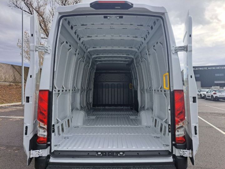 Utilitaire léger Iveco Daily Autre FOURGON 35S18 A8 L4 Blanc - 4