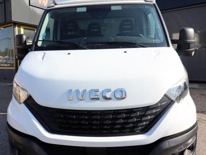 Utilitaire léger Iveco Daily Autre VU 35C16 3L 160 CH PRIX HT : 34990 TTC 41989+ ATTELAGE + CAMERA DE RECUL HAYON EL... Blanc - 10