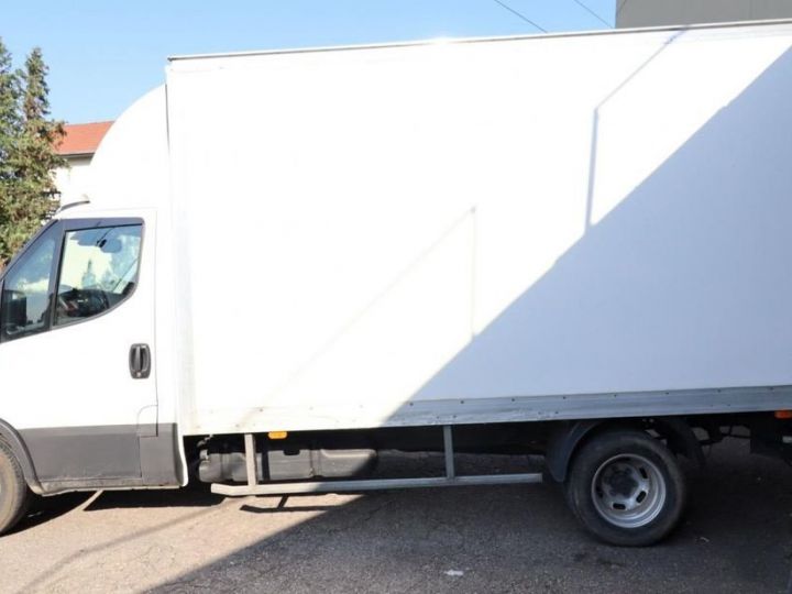 Utilitaire léger Iveco Daily Autre VU 35C16 3L 160 CH PRIX HT : 34990 TTC 41989+ ATTELAGE + CAMERA DE RECUL HAYON EL... Blanc - 3