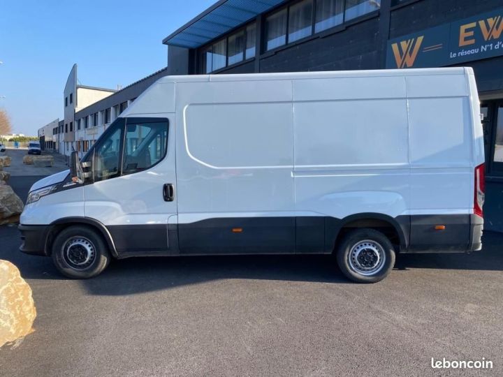 Utilitaire léger Iveco Daily Autre VU S18 3.0D 175CH AGILE 29.990HT Blanc - 2