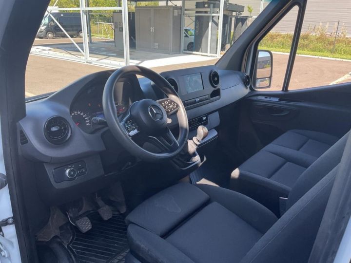 Utilitaire léger Mercedes Sprinter Autre 39S 3.0t 215 CDI 150CH Pro - CARPLAY / CAMERA AV ET AR - 28 250HT Blanc - 8