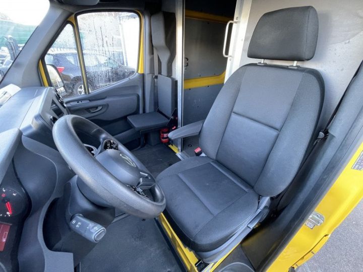 Utilitaire léger Mercedes Sprinter Autre / A PARTIR DE 334,67/MOIS / 314 CDI 43S 3T5 4X2 Jaune - 13