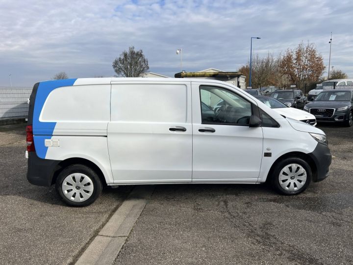 Utilitaire léger Mercedes Vito Autre III 114 2.2 CDI 136ch 3Places 1erMain GPS Caméra 12,250€ H.T BLANC - 8