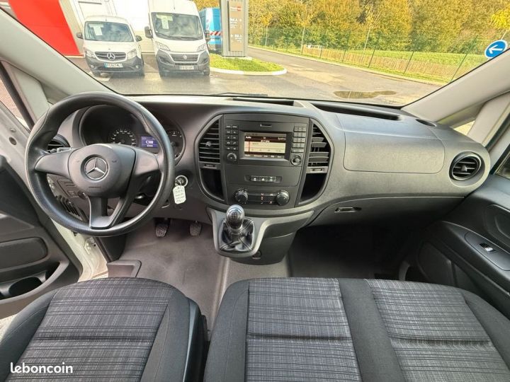 Utilitaire léger Mercedes Vito Autre Mercedes Fourgon 114 2.2 CDi 136ch Compact Propulsion BVM6 1ère main TVA RECUP 3 places Clim Audio 15 avec BlueTooth Radar de recul Phares Auto Régula Blanc - 2