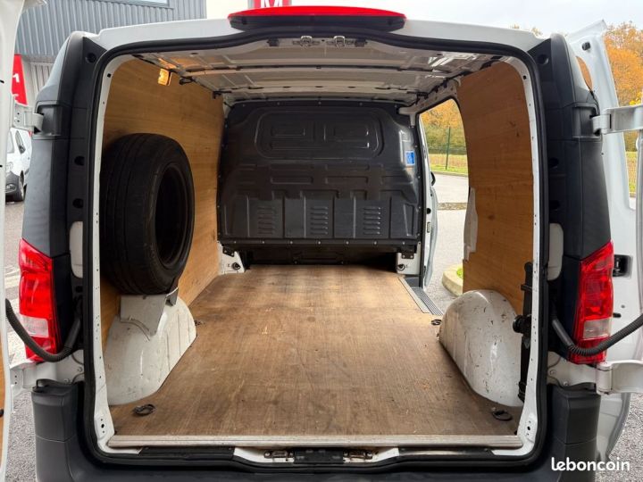 Utilitaire léger Mercedes Vito Autre Mercedes Fourgon 114 2.2 CDi 136ch Compact Propulsion BVM6 1ère main TVA RECUP 3 places Clim Audio 15 avec BlueTooth Radar de recul Phares Auto Régula Blanc - 5