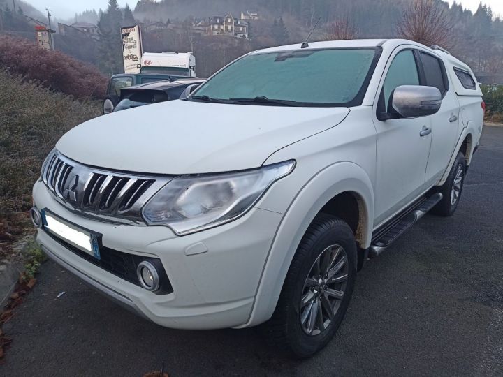 Utilitaire léger Mitsubishi L 200 Autre 2.4 DI-D 16V PICKUP DOUBLE CABINE 4WD 181 CV Beige - 2