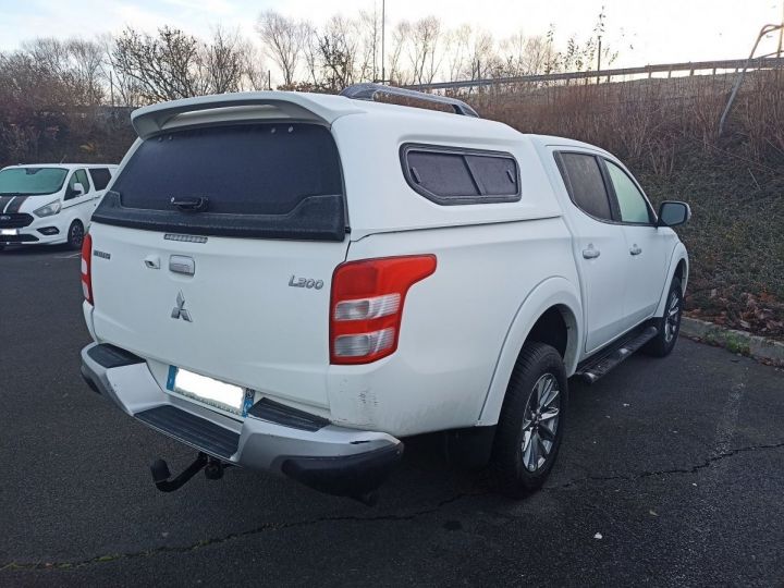 Utilitaire léger Mitsubishi L 200 Autre 2.4 DI-D 16V PICKUP DOUBLE CABINE 4WD 181 CV Beige - 3