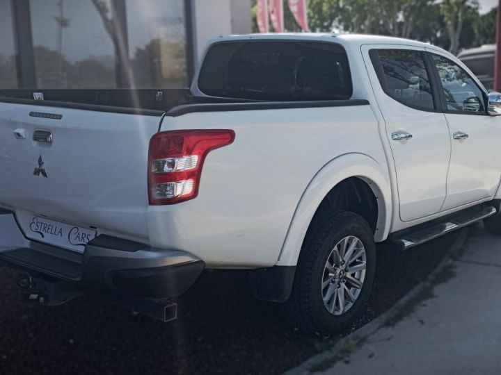 Utilitaire léger Mitsubishi L 200 Autre III 2.4DI-D 181 Double Cab Instyle Blanc - 5