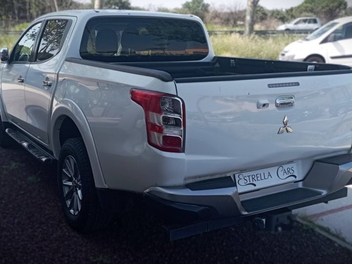 Utilitaire léger Mitsubishi L 200 Autre III 2.4DI-D 181 Double Cab Instyle Blanc - 7