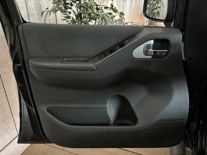 Utilitaire léger Nissan Navara Autre 2.5 DCI 190 CV DOUBLE CABINE Noir - 8