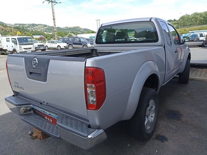 Utilitaire léger Nissan Navara Autre (D40M) 2.5 DCI 16V PICKUP 4WD 174 CV Gris - 2