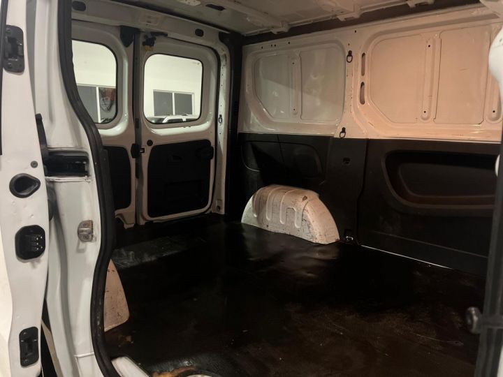 Utilitaire léger Opel Vivaro Autre 1.6 CDTI 114CH L1H1 2.7T Blanc Métallisé - 14