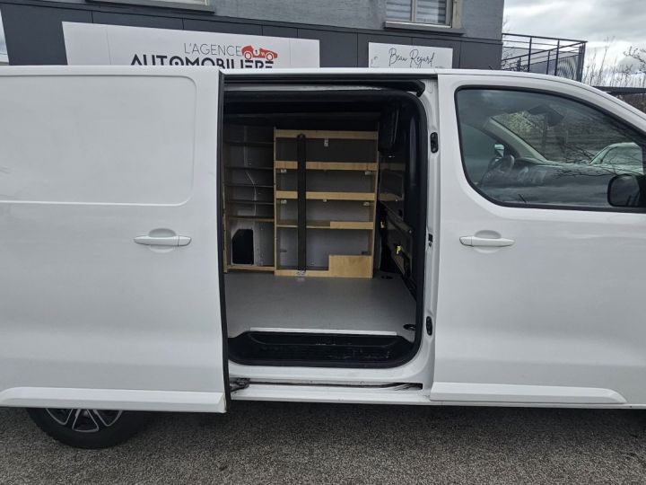 Utilitaire léger Opel Vivaro Autre L3 2.0 180 PTAC AUGMENTE BVA 8 PACK BUSINESS TVA RECUPERABLE GAR. 12 Mois Blanc - 29